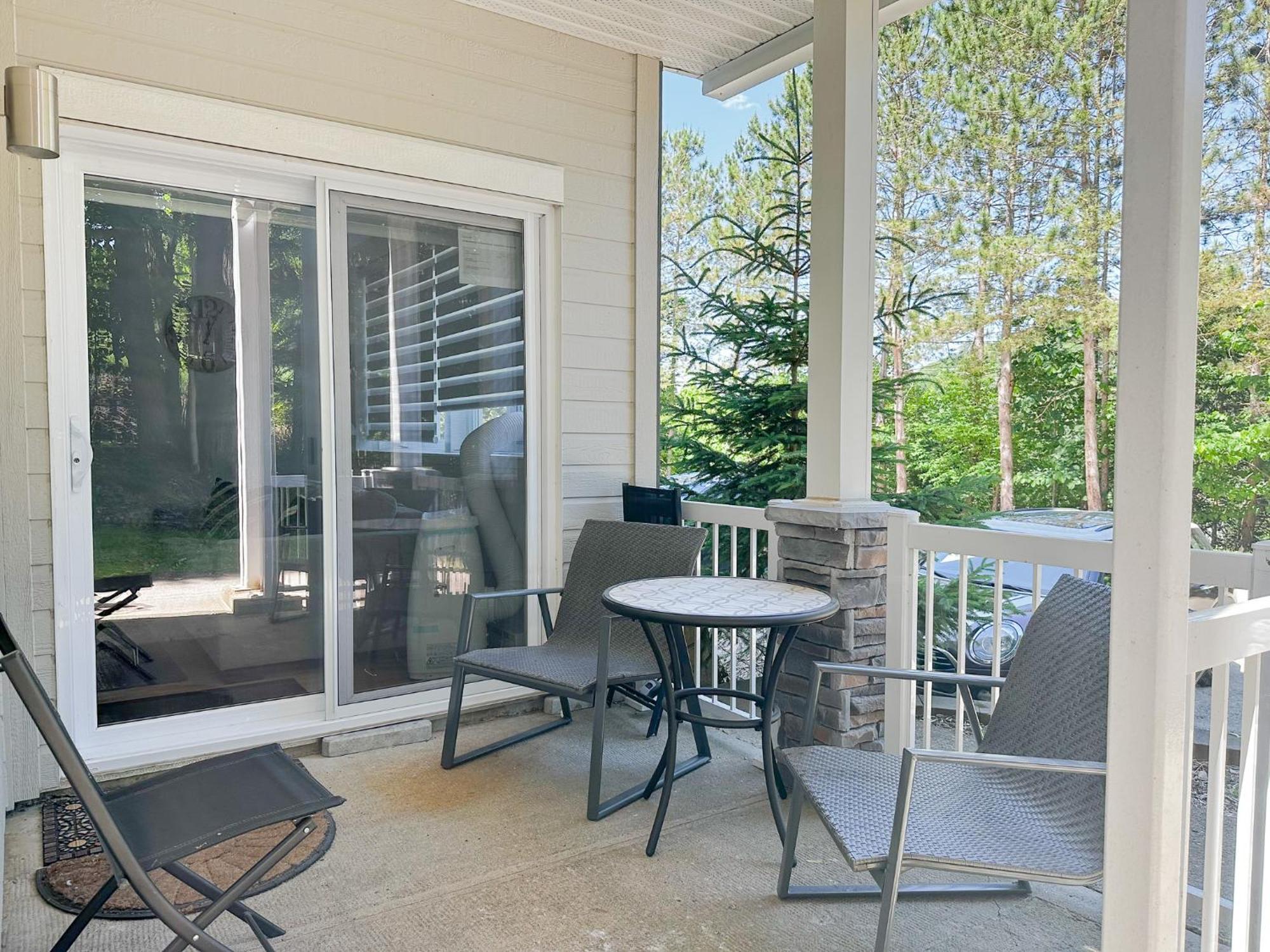 Appartamento The Alpine Nest - 3 Beds - 4 Guests - Free Parking - Pool Mont-Tremblant Esterno foto