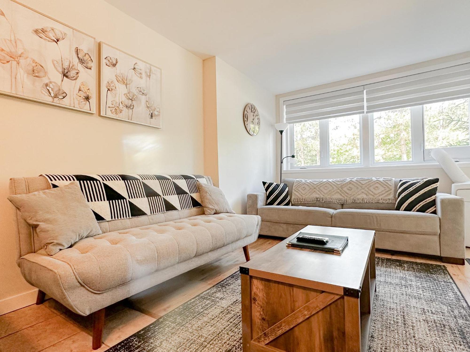 Appartamento The Alpine Nest - 3 Beds - 4 Guests - Free Parking - Pool Mont-Tremblant Esterno foto