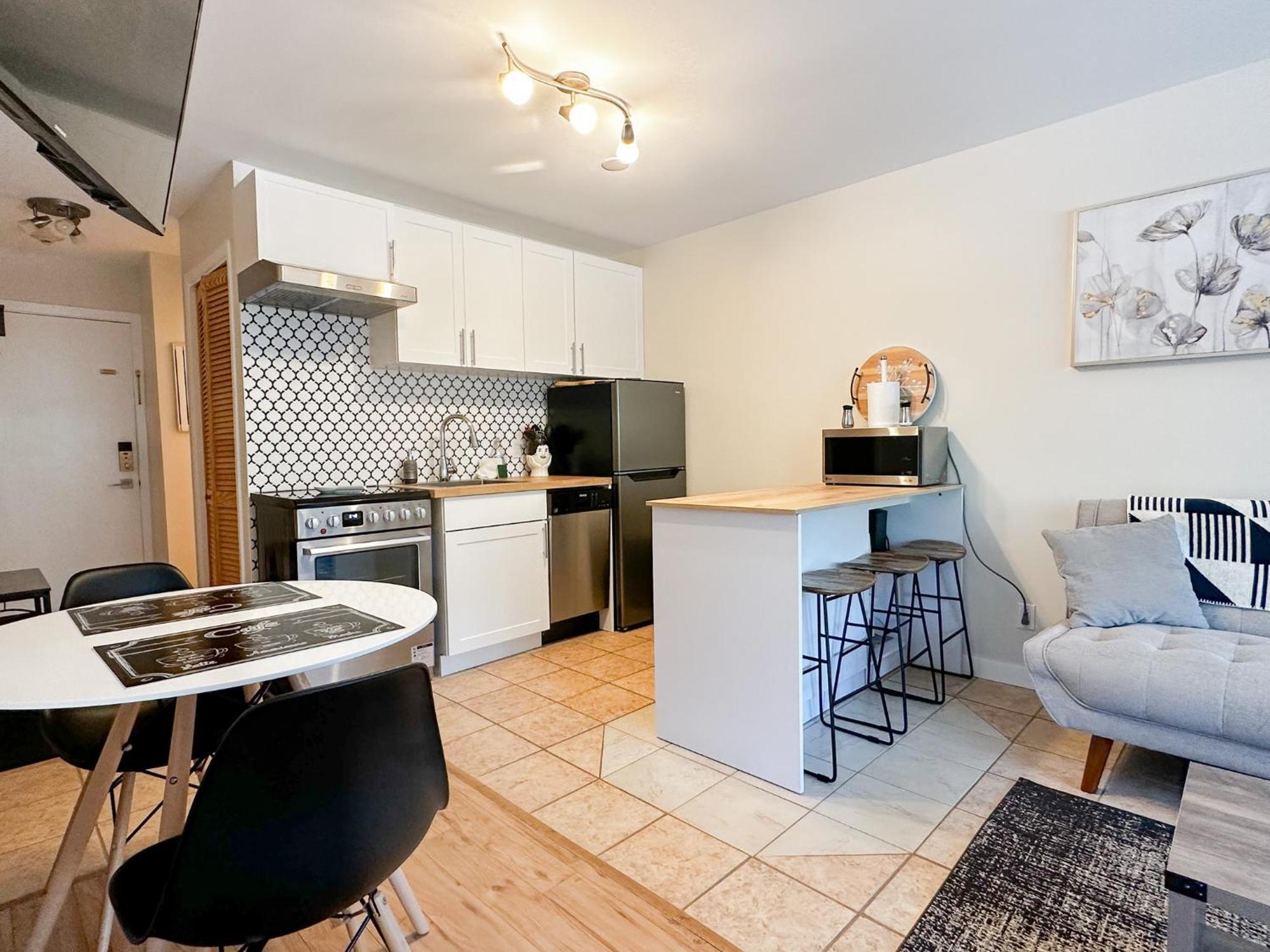 Appartamento The Alpine Nest - 3 Beds - 4 Guests - Free Parking - Pool Mont-Tremblant Esterno foto