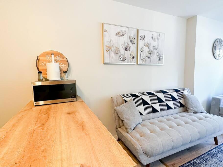 Appartamento The Alpine Nest - 3 Beds - 4 Guests - Free Parking - Pool Mont-Tremblant Esterno foto