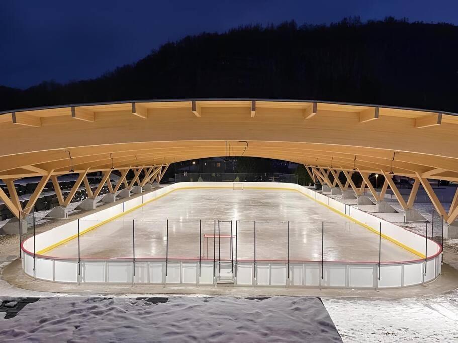 Appartamento The Alpine Nest - 3 Beds - 4 Guests - Free Parking - Pool Mont-Tremblant Esterno foto