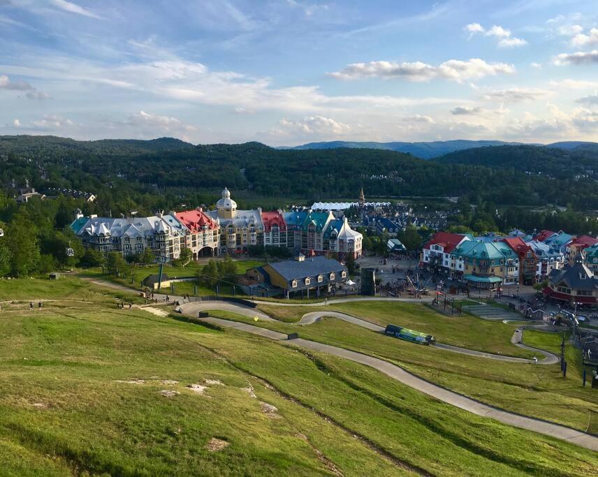Appartamento The Alpine Nest - 3 Beds - 4 Guests - Free Parking - Pool Mont-Tremblant Esterno foto