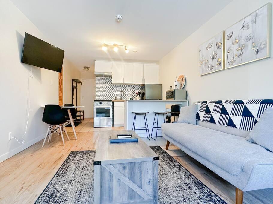 Appartamento The Alpine Nest - 3 Beds - 4 Guests - Free Parking - Pool Mont-Tremblant Esterno foto